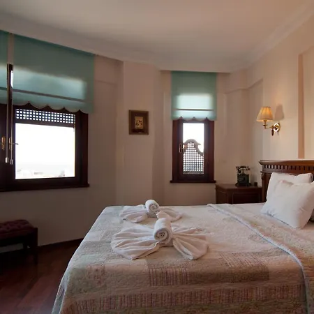 Emine Sultan 3*