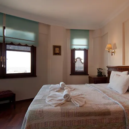 Emine Sultan 3*