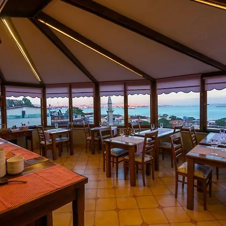 Hotel Emine Sultan 3*